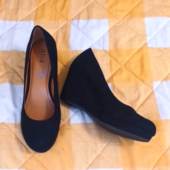 a.n.a Shoes - ANA Kenny wedge, size 10,  NWOT